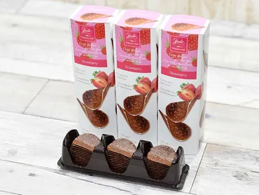 コストコの『ハムレット クリスピーチョコ ストロベリー』はやみつき系のパリサク食感とオトナ甘酸っぱさ 