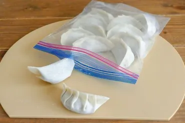 手作り餃子は冷凍保存がおすすめ。おいしさをキープするコツも必見!