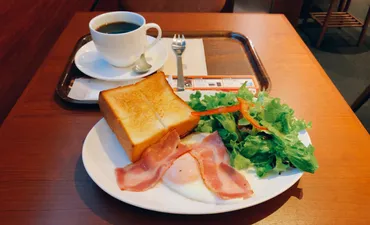 広尾の上島珈琲店でモーニング（ベーコンエッグ＆厚切りバタートースト）