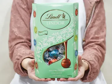 いまコストコで買えるリンツ リンドールはこれ！ 『グリーンアソート』のうまチョコ4種フレーバーをチェックしてみた 