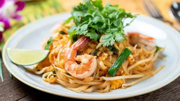 ジョブチューン】甘辛鶏ひき肉のタイ風焼きそば飯の作り方。大戸屋のマルちゃん焼そばアレンジレシピ 