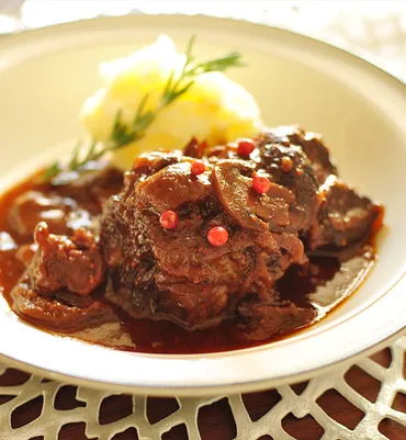 アメリカンビーフの赤ワイン煮込み チーズマッシュポテト添え ...