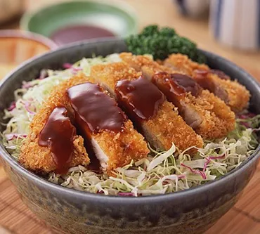 おかやまデミカツ丼 