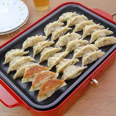 楽しい食卓間違いなし！ ホットプレートで焼き餃子