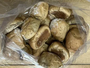 コストコの新作？「雑穀くるみロール」を発見！ 