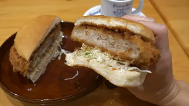 コメダのデカいバーガー「ドデカメンチバーガー」＆「ドデカ ...