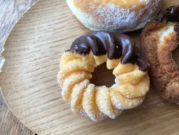 ミスドのドーナツを冷凍？新たな食感を発見！冷凍アレンジの世界とは？ミスドのドーナツ、冷凍で広がる無限の可能性