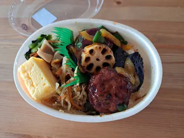 ほっともっと「彩・豆腐ハンバーグと野菜の照りだれ弁当」は ...