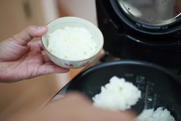 やよい軒』がごはんの「おかわり」を一部店舗で有料化。ファンの ...