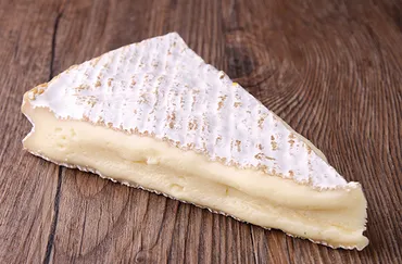 ブリーチーズってどんなチーズ？種類や食べ方を徹底解説！(？)ブリーチーズの世界へようこそ！王道の食べ方からワインとのマリアージュまで