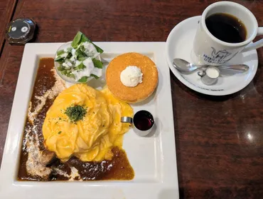 星乃珈琲店でランチ】ビーフシチューオムライス＆パンケーキ ...