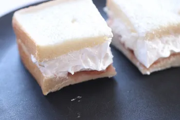 業務スーパーのアマンディホイップでホイップサンド(*^