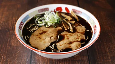 旭川ラーメン「蜂屋」の歴史と味わい：新横浜ラーメン博物館での期間限定出店とは？新横浜ラーメン博物館に旭川ラーメン「蜂屋」が期間限定出店！ 30周年記念プロジェクト「あの銘店をもう一度」