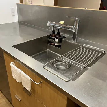 【水切りかご選びの疑問を解決！】種類、選び方のポイント、お手入れ方法？快適キッチンへの第一歩！水切りかごの選び方ガイド