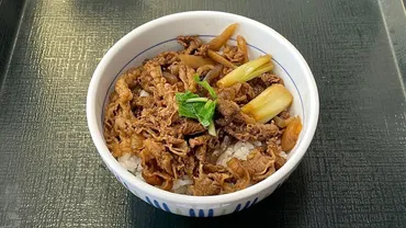 なか卯で「牛すき丼」を注文してみた（進撃のグルメ ...