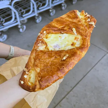 コストコのフードコートってどんなところ？メニューや裏技、最新情報をご紹介！(？)大人気のコストコフードコート！定番メニューから限定品まで徹底解説！