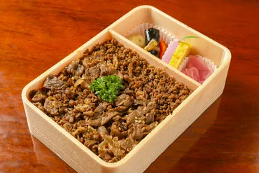 売り切れ続出！ 米沢の人気弁当「牛肉どまん中」のおいしさの ...