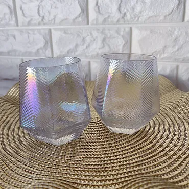 オーロラグラスの世界へようこそ！プチプラから特別な日の演出まで？様々なシーンで活躍する、オーロラグラスの魅力