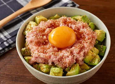 まぐろたたきポキ丼風 