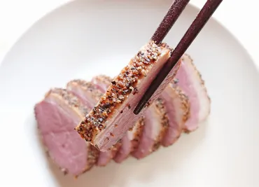 業務スーパーの合鴨パストラミはコスパ最強？簡単アレンジレシピをご紹介！業務スーパー「合鴨パストラミ」の魅力と活用術