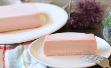 業スー】ピンク色がキュート！人気のリッチチーズケーキにストロベリー味が仲間入り 