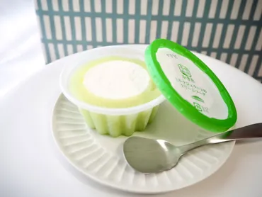 シャトレーゼ】まるでレトロ喫茶なアイス「白州名水かき氷 ミルクジェラートのクリームソーダ 4個入」 