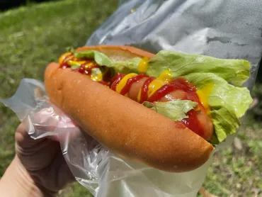 実食】夢のコラボ♡【モスバーガー × シャウエッセン】「モーニングドッグ」が激うま！ 