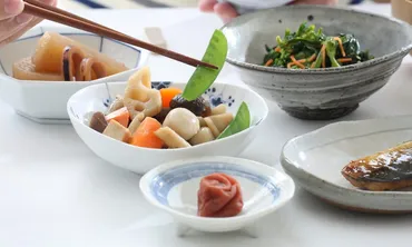 和食の正しいテーブルマナーとは。食べる順番とマナー違反について解説