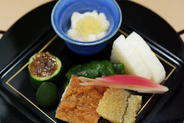 日本食のマナー】おしぼりでテーブル拭いてない？！意外と知らない和食マナー 