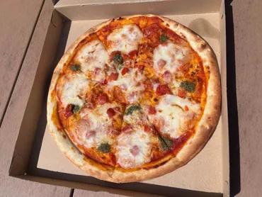 MEGAドン・キホーテUNY矢作店内のトロリスタ！魅惑のピザを買いに！ 