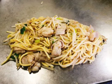 食と旅の記録｜孤独のグルメ、料理本、ブドウ畑…食欲をそそる記録と、そこから広がる食の世界観とは？鳥取のホルモンそばから、山梨のデラウェアまで。食と場所、そして記憶。