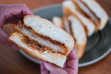 デカすぎて驚くコメダのカツパンを徹底解説！想像以上のサイズとおいしさで大満足 