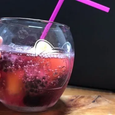 業務スーパーの冷凍フルーツを使って超簡単！おもてなしフルーツカクテル♪