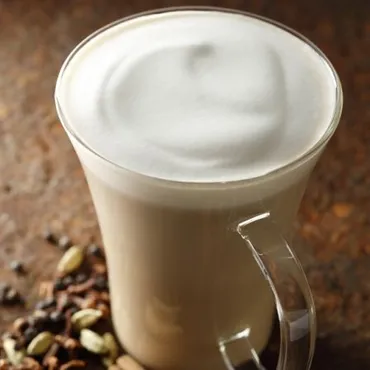 2025年】スタバのチャイティーラテカスタム6選!元店員が解説