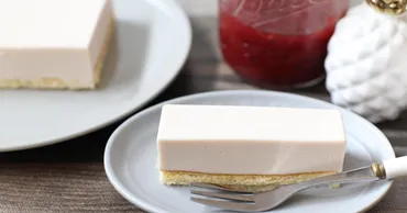 業スー】話題のモンブランケーキに姉妹品が登場!今度はストロベリームースケーキ!