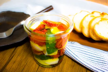 セミドライトマトとチーズのオイル漬け