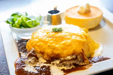 星乃珈琲「ビーフシチューオムライス&パンケーキプレート」を食べてみた感想【2024新メニュー】