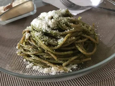 いつものバジルソース(ジェノベーゼ)簡単レシピ本場イタリアから!松の実なしもOK、冷凍保存も可 – ボン先輩は今日もご機嫌