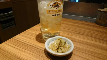 やよい軒の漬物「刻みごま白菜漬け」は、飲みのつまみにもシメにも最高。 