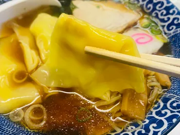 足立区】西新井駅名物! 下り列車ホームの「西新井らーめん」で、つるっとワンタンメン!