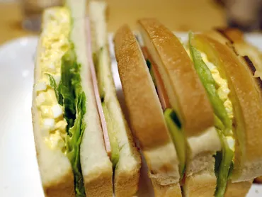 コメダ珈琲のミックスサンドの謎 