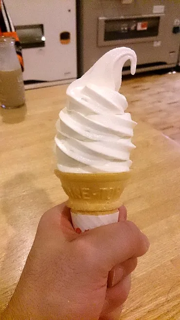 ソフトクリームの世界へようこそ！歴史、種類、レシピまで徹底解説！(？)ソフトクリームの魅力：歴史からご当地、手作りレシピまで