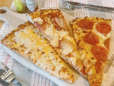 コストコフードコートのピザ完全ガイド!季節限定ハワイアンやハーフ&ハーフの裏技も紹介