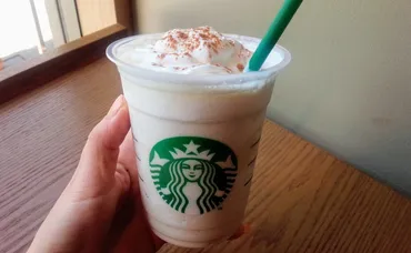 スタバ裏ワザ】カスタムして作る「チャイフラペチーノ」が美味しすぎて商品化してほしいレベル！ チャイ好き必見のカスタム方法ですよ 