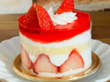 税込626円でも買う価値あり!【シャトレーゼ】季節限定スイーツ「プレミアム苺フレジェ」食べて