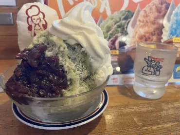 今年初めての宇治抹茶氷トッピング全部乗せ🍧