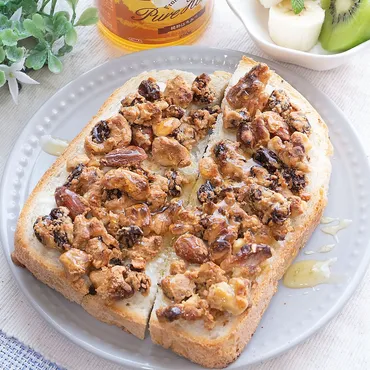 業務スーパーさまさま！めちゃ旨♡ナッツとレーズンゴロゴロトースト(*ﾟ▽ﾟ*)♪ 