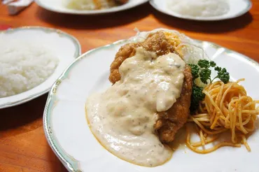 チキン南蛮とは？宮崎発祥のソウルフードを徹底解剖！その美味しさの秘密とは？宮崎名物チキン南蛮：発祥と進化、そして変わらぬ味への探求