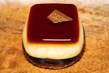 ローソンの『ブラボーミチプー ミッチリプリン』が革命的！ 至高のプリン系スイーツが爆誕 