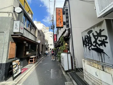 7色のクリームソーダが映える！神保町「さぼうる」雰囲気最高のレトロ喫茶 